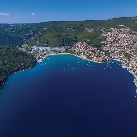 Luxurious In Σπίτι διακοπών Trget